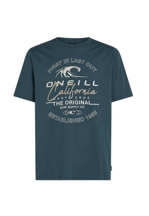 Korte mouwen donkerblauwe katoenen t-shirt met een surf-thema graphic in lichtbeige met tekst en golficoon, ontspannen pasvorm, ronde hals.