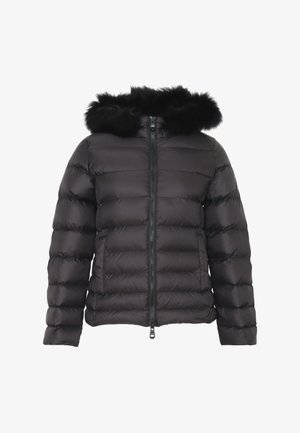 Giubbotto imbottito nero con zip frontale, design a righe orizzontali e cappuccio staccabile in pelliccia sintetica nera. Materiale esterno liscio e lucido.