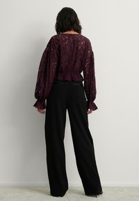 NA-KD Blusa - bordeaux