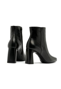 Czarne skórzane botki za kostkę z okrągłym noskiem, wysokim obcasem w kształcie bloku i bocznym zamkiem błyskawicznym. Gładka tekstura i elegancki design.