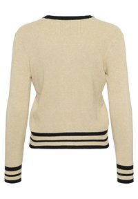 Pull en maille beige avec manches longues, col noir et accents rayés sur l'ourlet et les poignets. Coupe ajustée et surface texturée.
