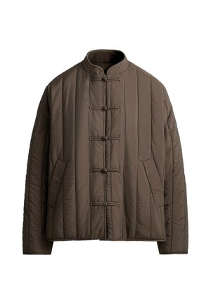 Braune gesteppte Jacke mit Stehkragen und fünf traditionellen Knebelverschlüssen vorne, mit zwei Seitentaschen und vertikaler Naht.