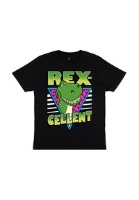Černé bavlněné tričko s potiskem zeleného dinosaura a textem „REX-CELLENT“ v tučných, jasných barvách, umístěné na geometrickém pozadí.