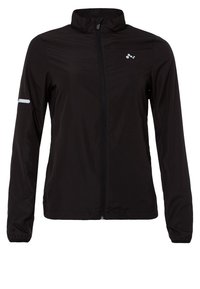 Lekka czarna kurtka wykonana z gładkiego materiału, z wysokim kołnierzem, długimi rękawami, zamkiem z przodu oraz odblaskowymi akcentami na ramionach.