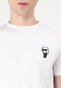KARL LAGERFELD CREW NECK - Triko s potiskem - white