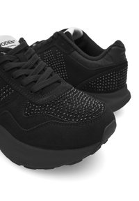Woden Tenisky - black