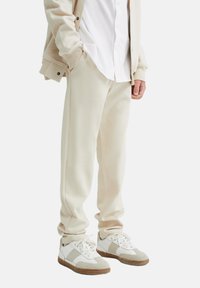 WE Fashion BLUE RIDGE - Treniņtērpa apakšdaļas - beige