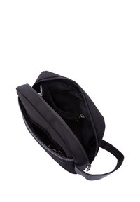 Borsa in tessuto nero testurizzato con chiusura zip, dotata di un ampio interno e numerosi scomparti per l'organizzazione.