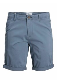 Shorts en coton bleu avec ourlets retroussés, fermeture par bouton et passants pour ceinture. Texture lisse, devant plat, étiquette visible sur la ceinture.