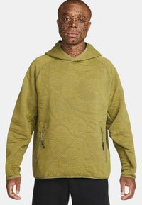 - Sweter