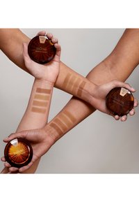 IsaDora BRONZING POWDER - Bronzer - terracotta bronze