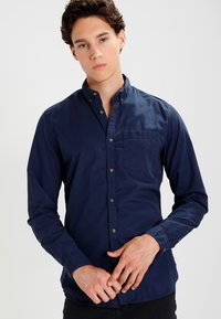 Jack & Jones JORGAVIN SLIM FIT - Camisa - navy blazer