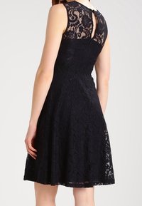 Dorothy Perkins Vardagsklänning - black