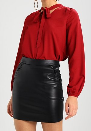 Blusa - dark red