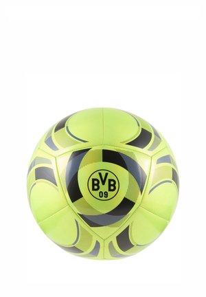 Żółto-czarna piłka nożna z logo BVB 09 na środku, z geometrycznymi zakrzywionymi wzorami na powierzchni.