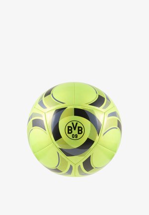 Żółto-czarna piłka nożna z logo BVB 09 na środku, z geometrycznymi zakrzywionymi wzorami na powierzchni.
