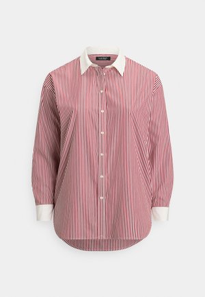 Langärmliges Hemd mit Knöpfen, vertikalen rot-weißen Streifen, weißem Kragen und weißen Manschetten vor einfachem Hintergrund.