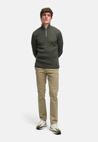 Kronstadt CABLE HALF-ZIP - Strickpullover - army mix