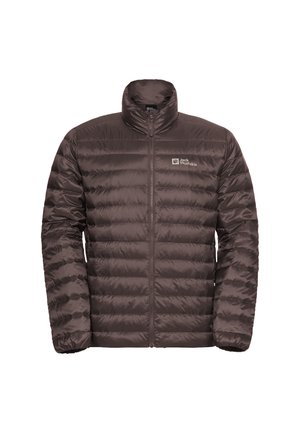 Braune, gepolsterte Jacke mit hohem Kragen, durchgehendem Reißverschluss und horizontalem Steppmuster. Verfügt über das "Jack Wolfskin"-Logo auf der linken Brust.