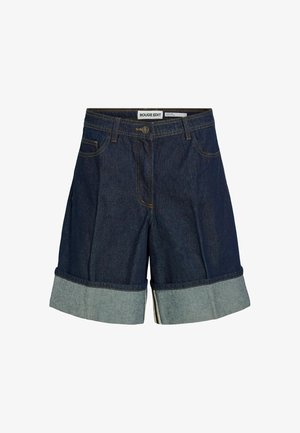Shorts en denim bleu foncé avec ourlets retroussés, bouton et fermeture éclair à l'avant, passants pour ceinture, poches latérales et poche monnaie.