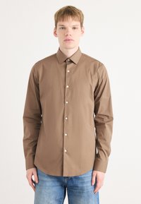 Calvin Klein SLIM SHIRT - Formalna srajca - new tan