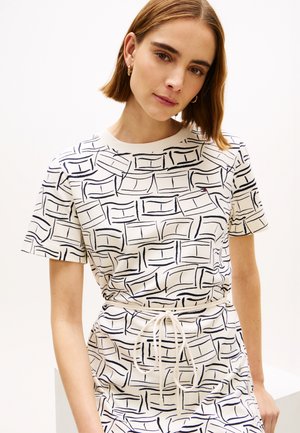Tommy Hilfiger INTERLOCK KNIT MINI T-SHIRT DRESS - Vestito di maglina - flag feathers calico