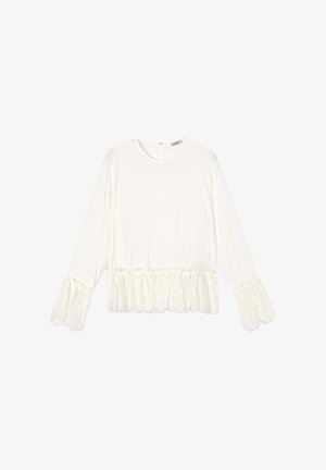 Weiße langärmelige Bluse mit rundem Ausschnitt, Spitzenvolant-Details am Saum und an den Ärmelbündchen, Knopfverschluss mit Schlüsselloch am Rücken.