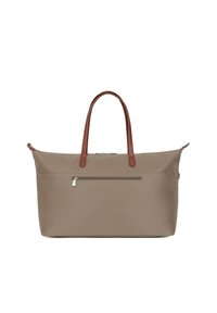Sac en nylon beige avec poignées en cuir marron, de forme rectangulaire, poche zippée à l'avant et texture lisse. Fermeture zippée sur le dessus.