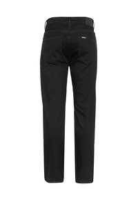 Pantaloni in denim nero a gamba dritta con due tasche posteriori e un piccolo etichetta con logo sulla cintura, caratterizzati da una finitura liscia e testurizzata.