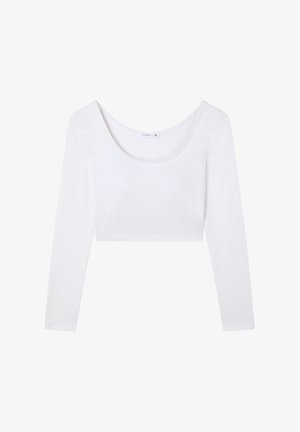 Top cropped bianco a maniche lunghe realizzato in tessuto morbido, con scollatura arrotondata e silhouette aderente. Nessun motivo visibile o accessori metallici.