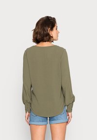 ONLY ONLMETTE UMA - Camisola de manga comprida - kalamata