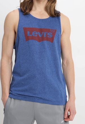 Blaues ärmelloses Tanktop aus heathered Stoff, mit einem großen roten Levi's-Logo in der Mitte. Glatte Textur, lockere Passform.