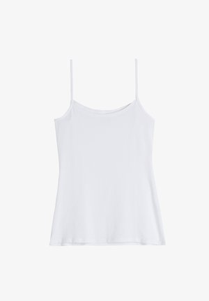 Camisole blanche avec fines bretelles, fabriquée en tissu lisse. Présente un col rond et une coupe décontractée sans motifs ni éléments métalliques visibles.