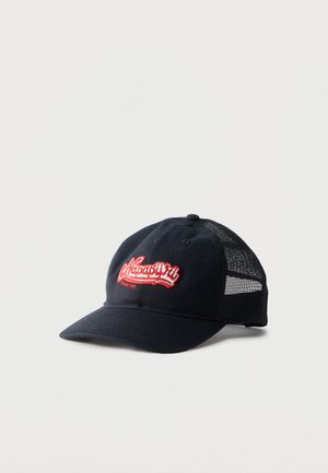 Casquette de baseball noire avec logo rouge et blanc « Napapijri Since 1987 » sur le devant et panneaux arrière en maille.