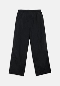 Čierne nohavice s širokými nohavicami a elastickým pásom, vyrobené z ľahkej, mierne textúrovanej látky, zobrazené položené na bielom pozadí.