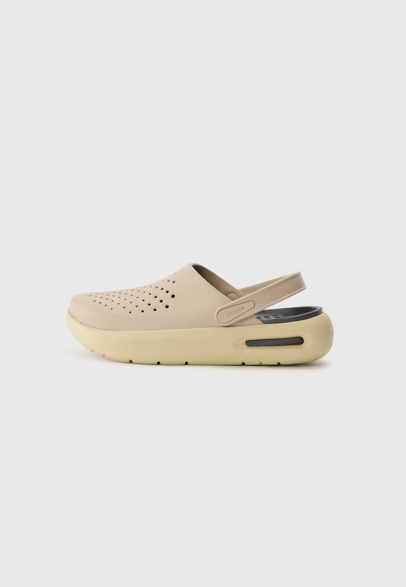 Crocs - INMOTION UNISEX - Baseino šlepetės - taupe, Padidinti