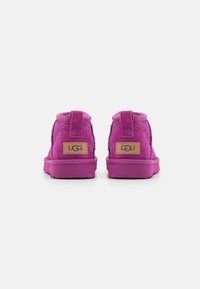 UGG CLASSIC ULTRA MINI - Tronchetti - mangosteen