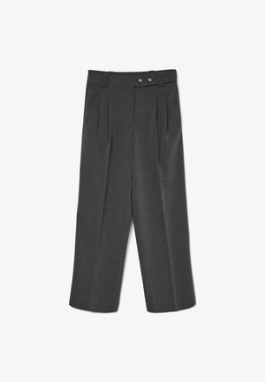 Harmaat räätälinhousut, joissa on laskostettu etuosa, kaksi etutaskua ja napitus, valmistettu teksturoidusta kankaasta, leveä lahkeiden muoto.