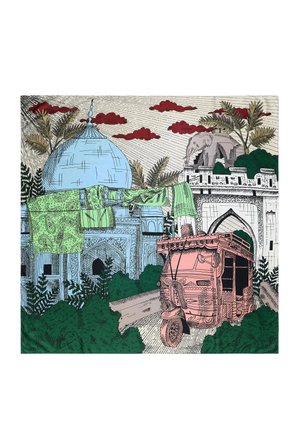 Kolorowa ilustracja przedstawiająca niebieską kopułę, różowego tuk-tuka, zielone materiały oraz skomplikowaną architekturę wśród liści i chmur.