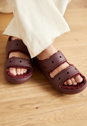 CLASSIC COZZZY  - Pantuflas - dark cherry