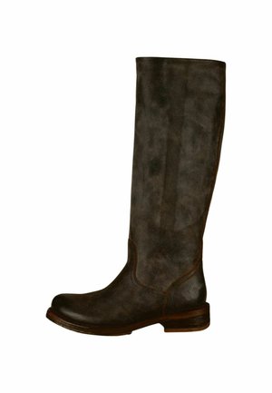 Kniehoge brown leren laarzen met een gladde textuur, een gebogen bovenkant, subtiele stiksels en een gestapelde houten hak.