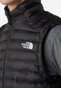 The North Face M HUILA SYNTH VEST - Väst - tnf black