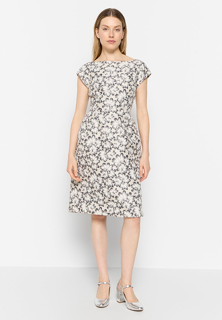 ASPESI Jurk beige ASPESI Jurk beige