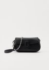 THE SHOULDER BAG - Handtas - black