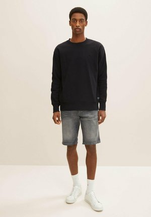 JOSH - Džínové kraťasy - clean mid stone grey denim