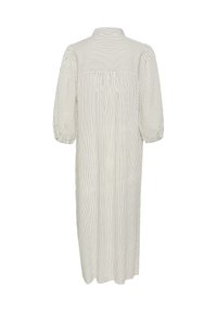 Robe légère rayée en blanc et bleu pâle, présentant un col, des manches courtes bouffantes et un design ample avec un pli au dos.