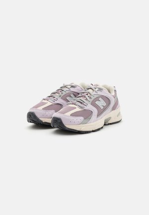 New Balance, Baskets basses - lilac