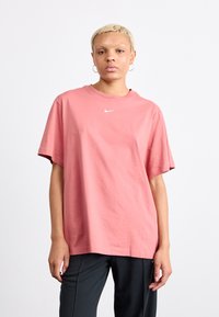 Nike Sportswear TEE - Βασικό μπλουζάκι - canyon pink