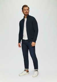 s.Oliver MIT STEHKRAGEN - Strickjacke - navy