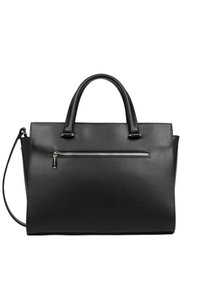 Borsa a tote in pelle nera con doppi manici, una tracolla rimovibile e una tasca frontale con zip. Superficie texturizzata e forma rettangolare.